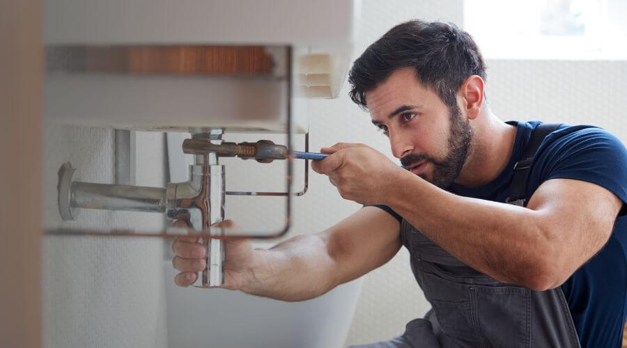 Expert burst pipe repair services in Barstow, TX
